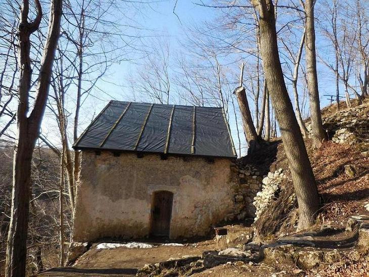 Kościół i pustelnia w Grodzisku koło Skały TuHistoria.pl